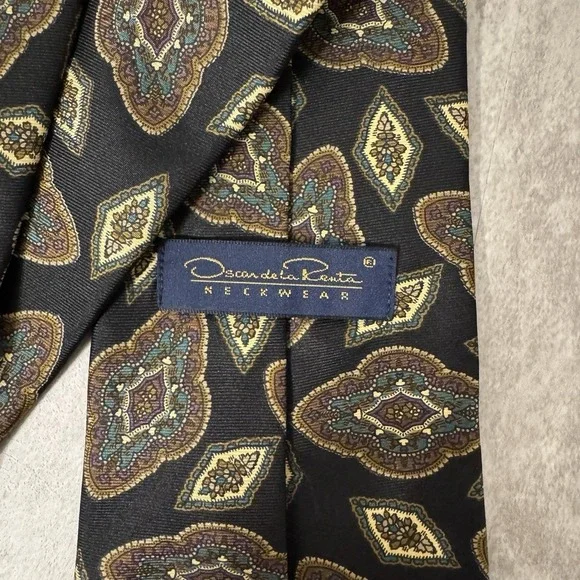 Vintage Oscar de la Renta Couture Silk Tie Black Gold  Brown Medallion EUC - Picture 2 of 4